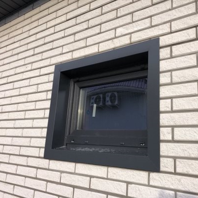 наружная облицовка окон металлическим обкладом (откосами) РАЛ 7024